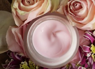 5 Tips to Help Calm Poofy Eyes in the Morning Eyes
